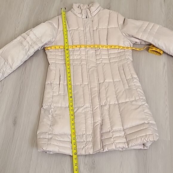 IS IN Beige Puffer Jacket Button Detail Long Length Sz 13 Women's Quilted Winter - Picture 2 of 6